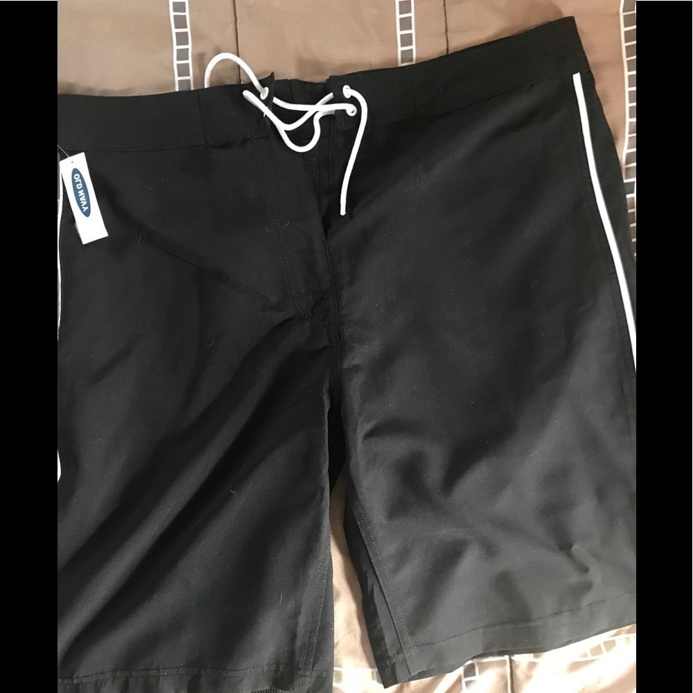 Old Navy California Men Shorts 10” inside